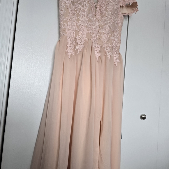 Lace floral peach cold shoulder formal maxi dress with high slit new with tags - Picture 3 of 14